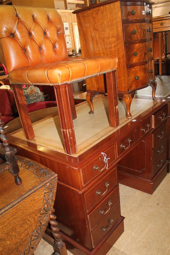 Mahogany pedestal desk & chair